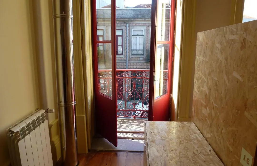 Canvas Atelier Hostel-1